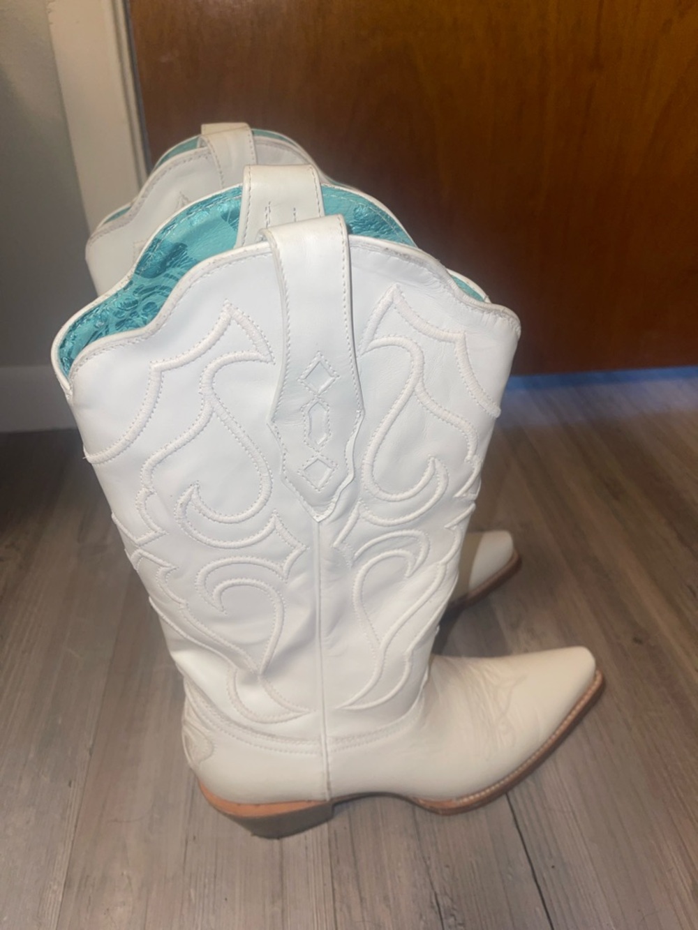 White Women's Corral Western Cowboy Boots with Turquoise Lining